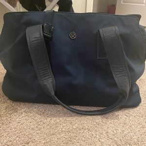 Navy lulu tote